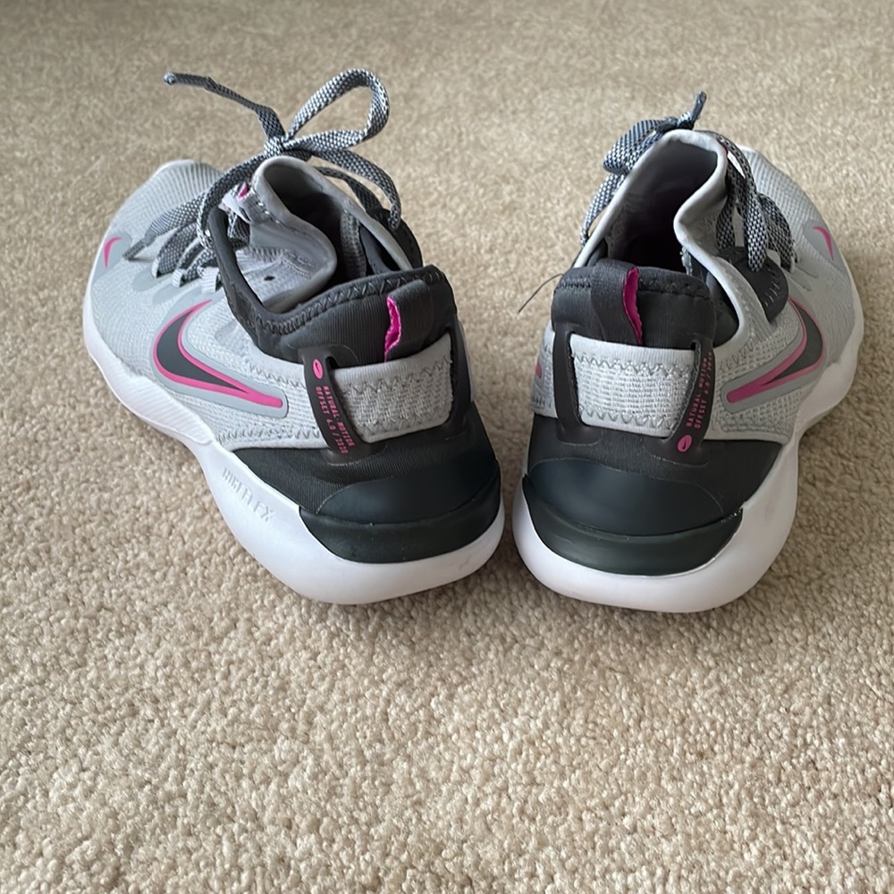 Grey Nike sneakers - Picture 4 of 6